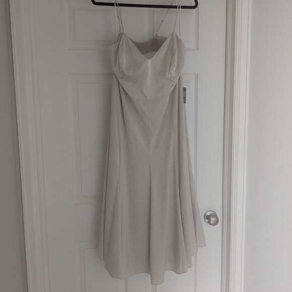 Express V-Neck Cream Midi with Cutout Back - Picture 4 of 6